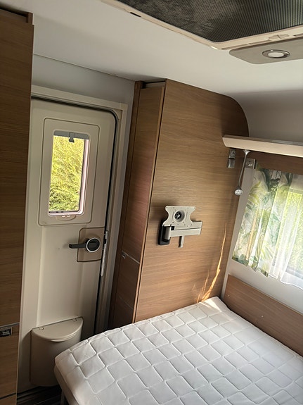 Adria Adora 673pk ac, mover, tält. 13 of 14