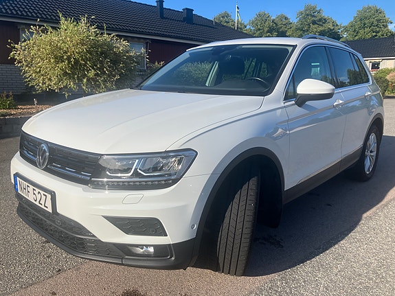 Volkswagen Tiguan 2 of 16