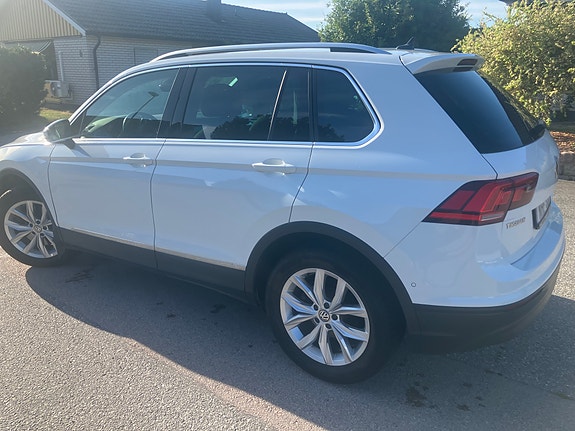 Volkswagen Tiguan 4 of 16