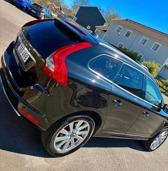Volvo XC60 4 of 9
