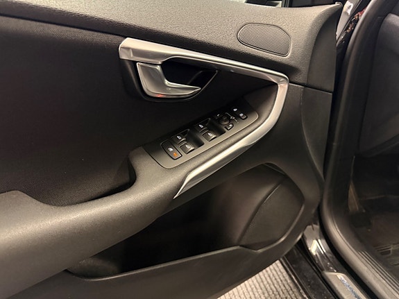 Volvo V40 7 of 28