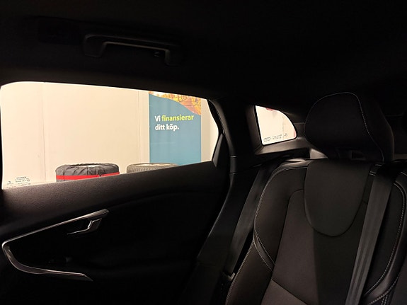 Volvo V40 27 of 28
