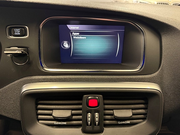 Volvo V40 23 of 28
