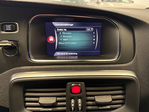 Volvo V40 20 of 28