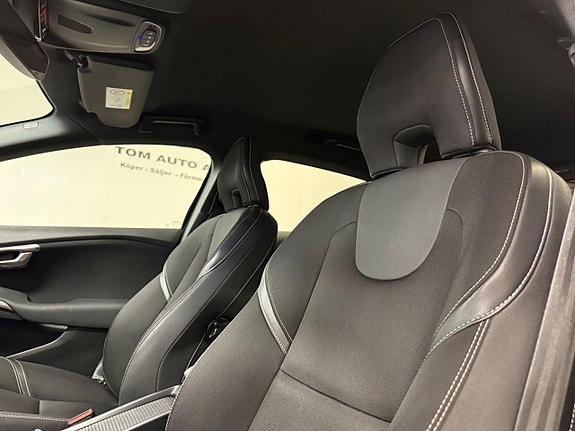 Volvo V40 10 of 28