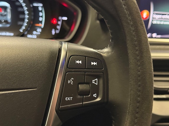 Volvo V40 18 of 28