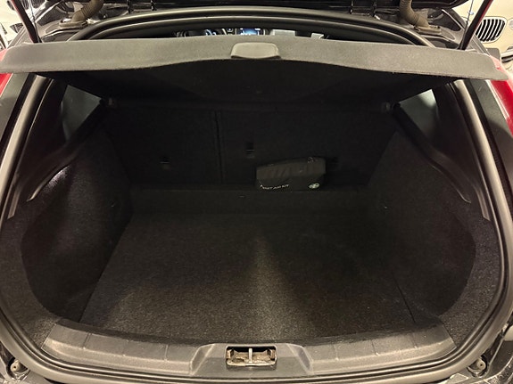 Volvo V40 28 of 28