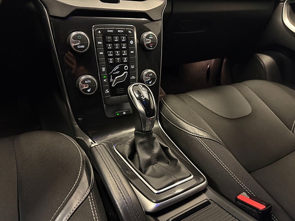 Volvo V40 24 of 28