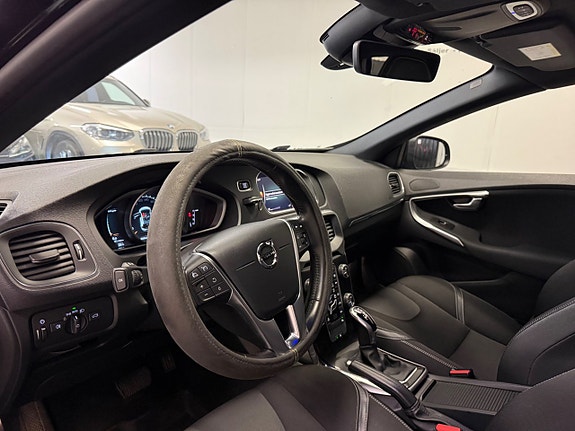Volvo V40 8 of 28