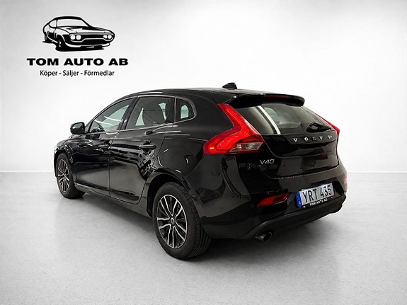 Volvo V40 3 of 28