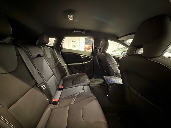 Volvo V40 13 of 28