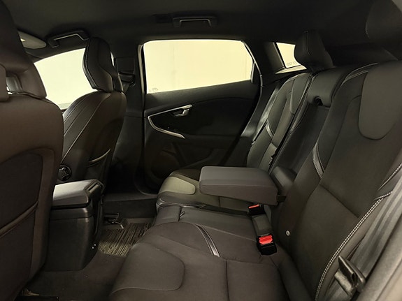 Volvo V40 11 of 28