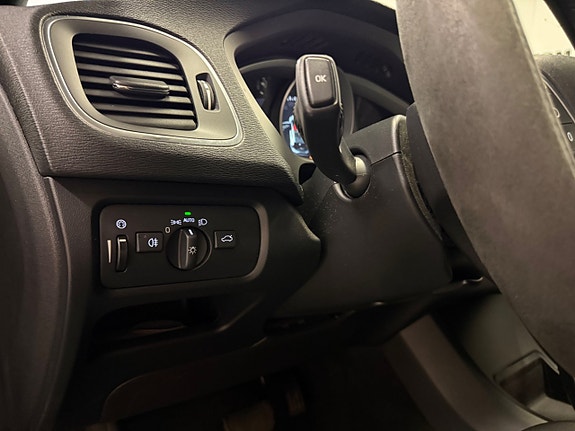 Volvo V40 9 of 28