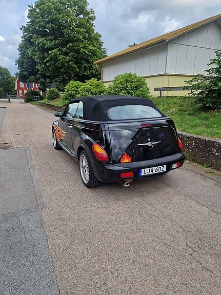 Chrysler PT Cruiser 2 of 3