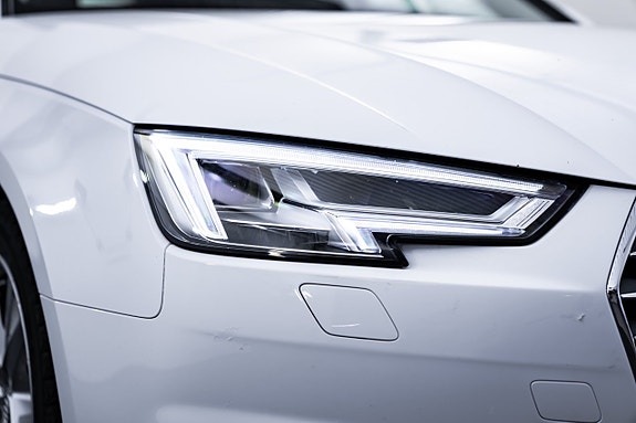 Audi A4 4 of 26