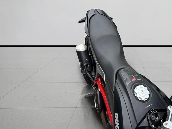 Ducati Hypermotard 821 Nyservad Kamrembytt 8 of 9