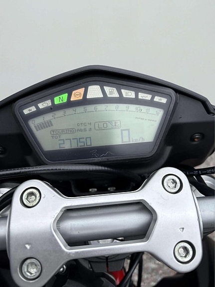 Ducati Hypermotard 821 Nyservad Kamrembytt 9 of 9