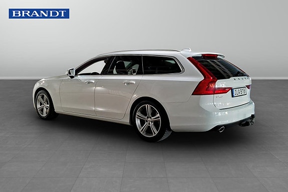 Volvo V90 2 of 9