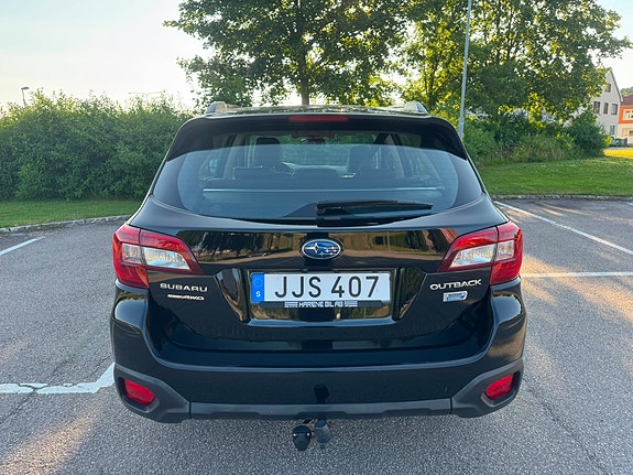 Subaru Outback 3 of 4