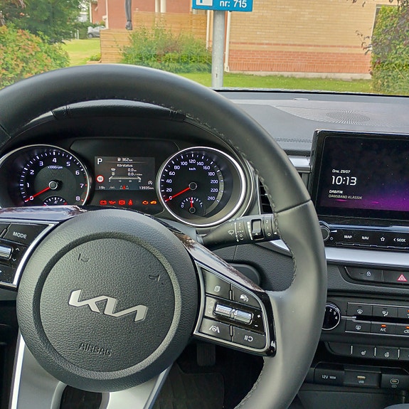 Kia Ceed 2 of 3