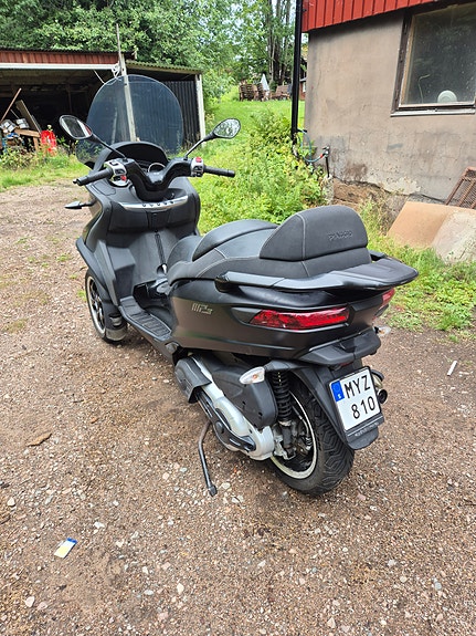 Piaggio MP3 500 3 of 4
