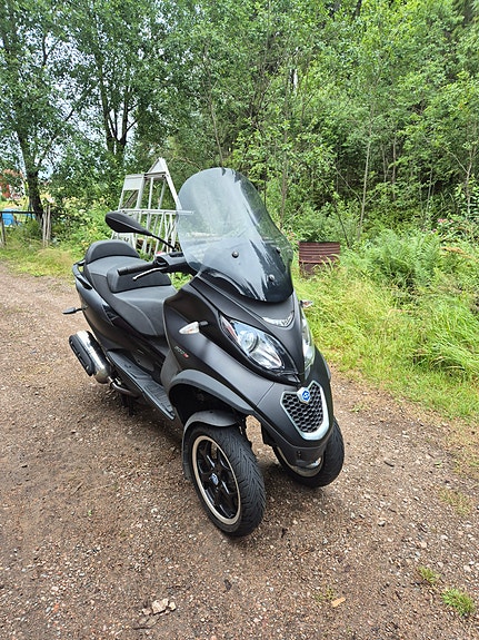 Piaggio MP3 500 2 of 4