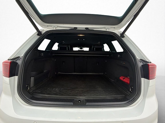 Volkswagen Passat 28 of 30