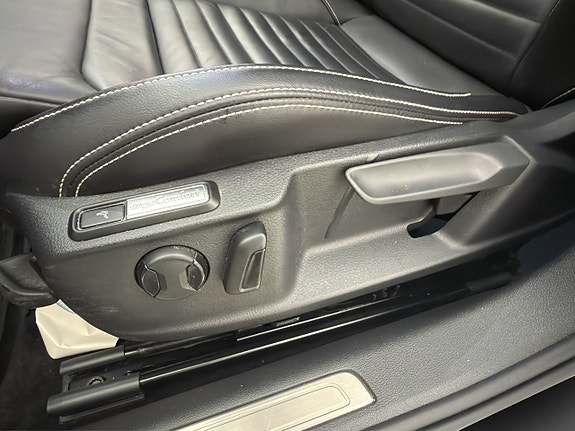 Volkswagen Passat 12 of 30