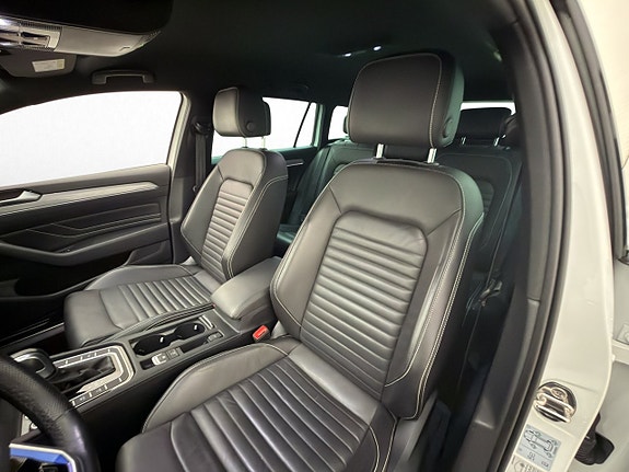 Volkswagen Passat 9 of 30