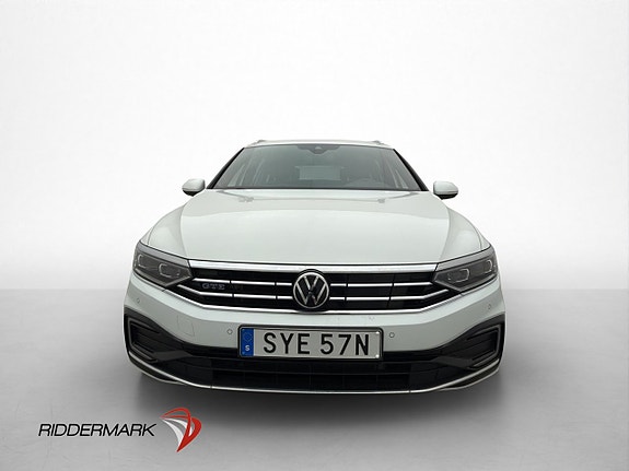 Volkswagen Passat 2 of 30