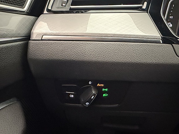 Volkswagen Passat 26 of 30