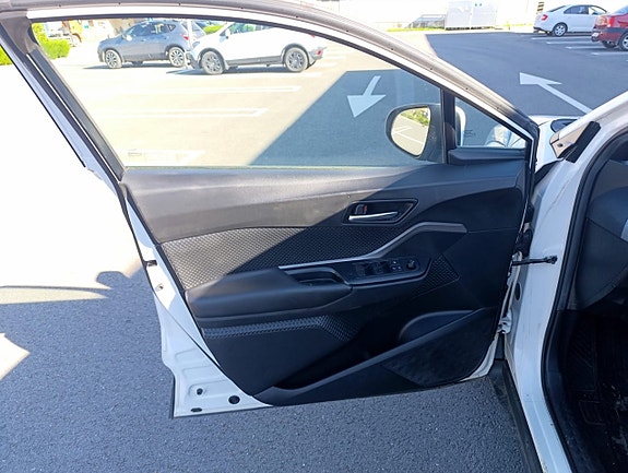 Toyota C-HR 16 of 20