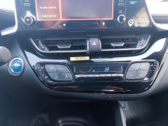 Toyota C-HR 18 of 20
