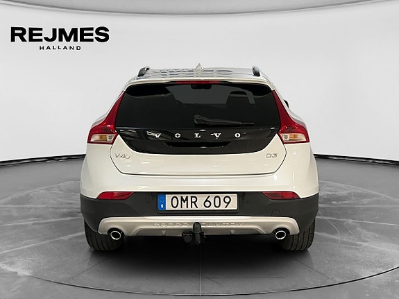 Volvo V40 Cross Country 8 of 14