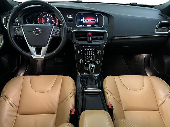 Volvo V40 Cross Country 5 of 14
