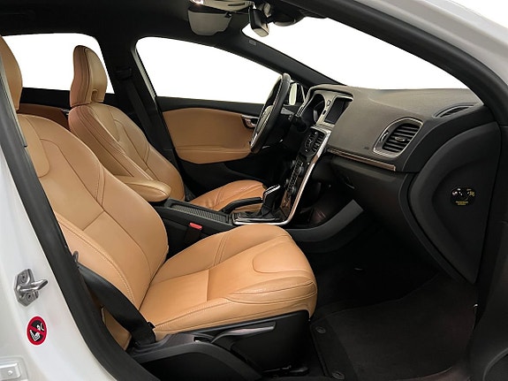 Volvo V40 Cross Country 4 of 14