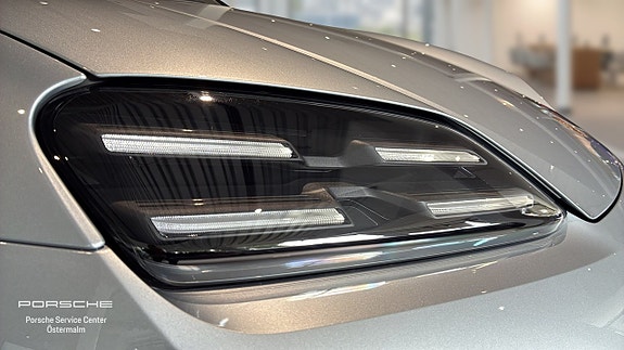 Porsche Macan 4 10 of 11
