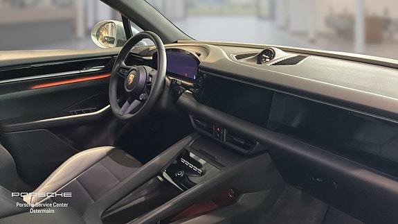 Porsche Macan 4 4 of 11
