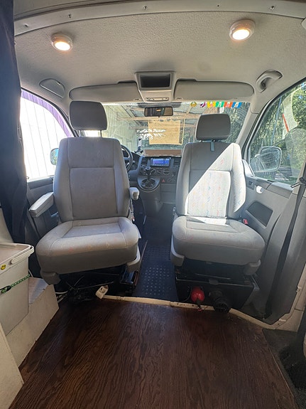 Volkswagen T5 15 of 18