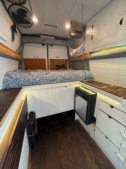 Volkswagen T5 16 of 18