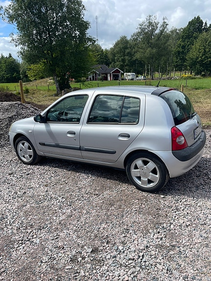 Renault Clio 2 of 5