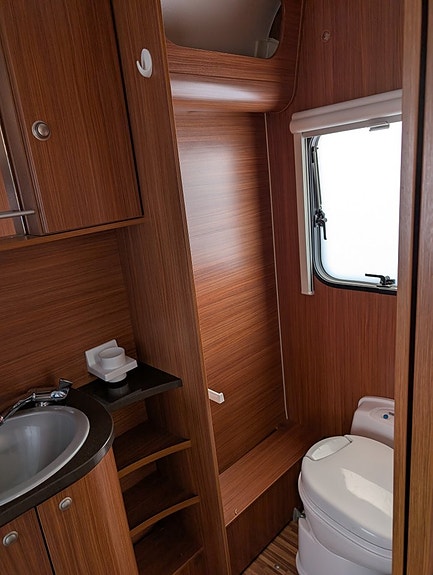 Adria Adora 613 HT 6 of 12