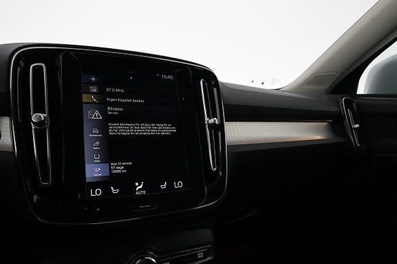 Volvo XC40 14 of 18