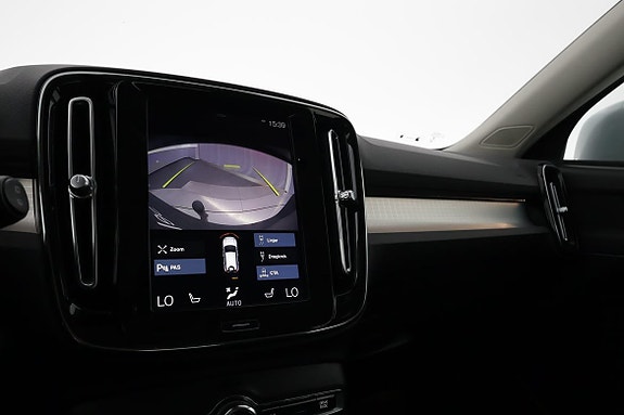 Volvo XC40 13 of 18