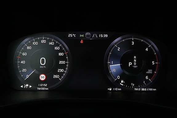 Volvo XC40 11 of 18