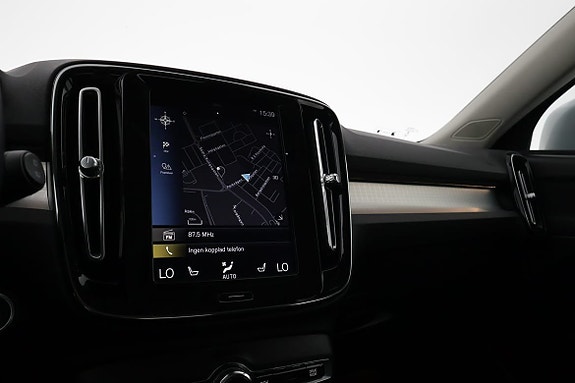 Volvo XC40 12 of 18