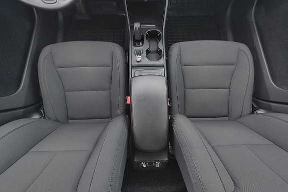 Volvo XC40 9 of 18
