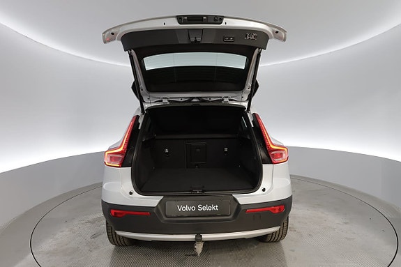 Volvo XC40 17 of 18