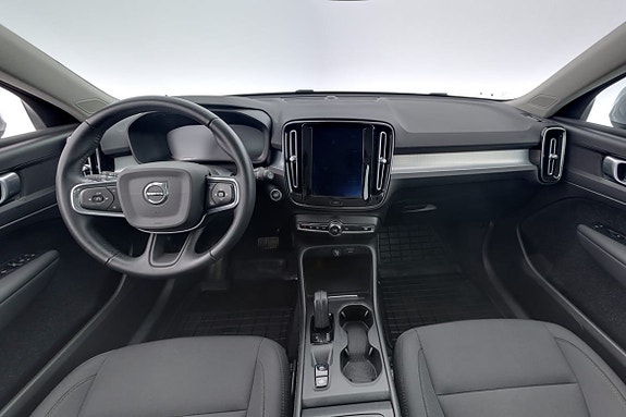Volvo XC40 7 of 18