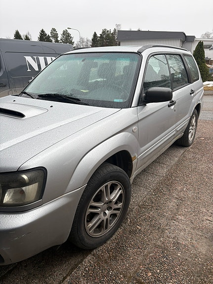 Subaru Forester 2 of 4